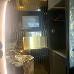 687 Luxe Coursives En Face Du Waiki * Агд