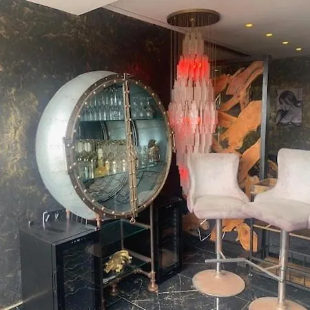 687 Luxe Coursives En Face Du Waiki דירה *