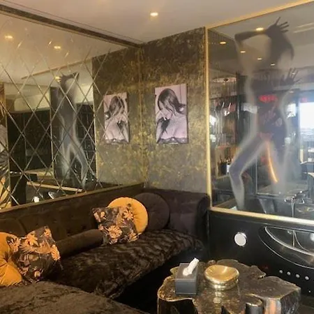 Apartment 687 Luxe Coursives En Face Du Waiki