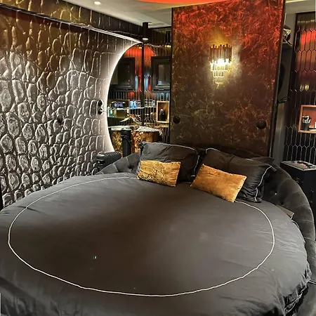 687 Luxe Coursives En Face Du Waiki דירה